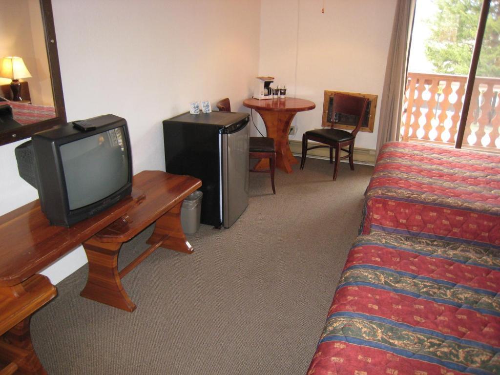 Alpen Motel Radium Hot Springs Kamer foto