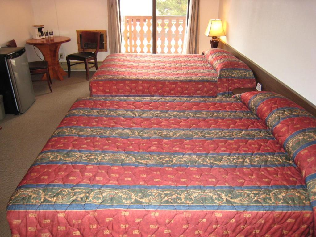 Alpen Motel Radium Hot Springs Kamer foto