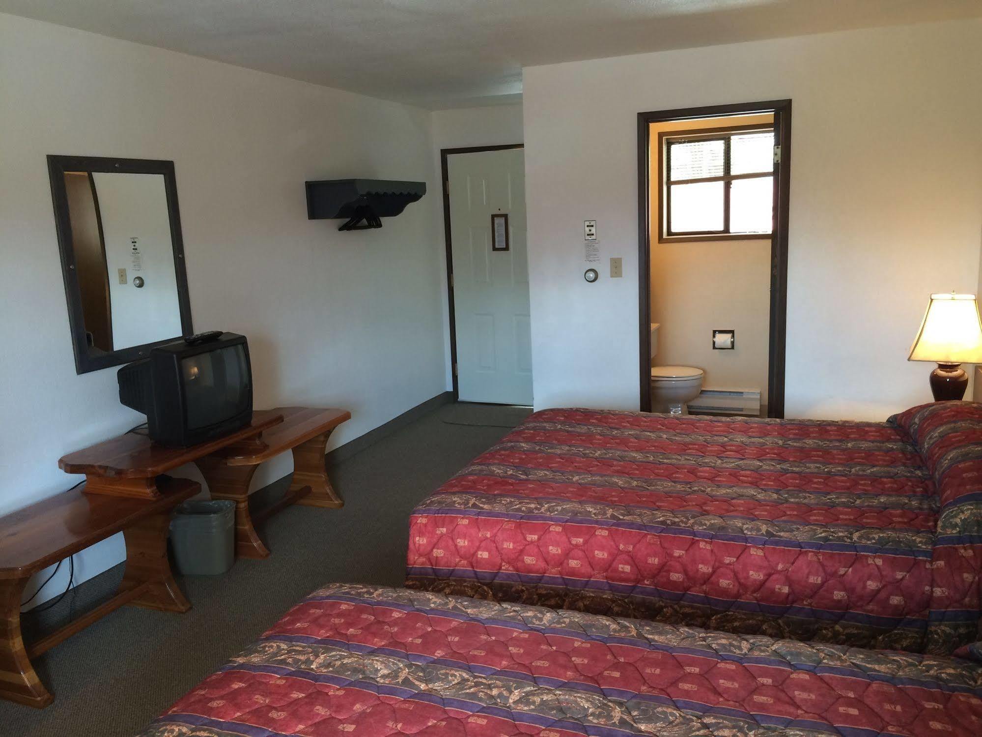 Alpen Motel Radium Hot Springs Buitenkant foto
